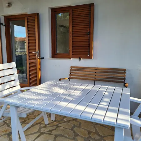 Tiny House Laurus - Stivan, Cres - 900 M To Merascica アパート